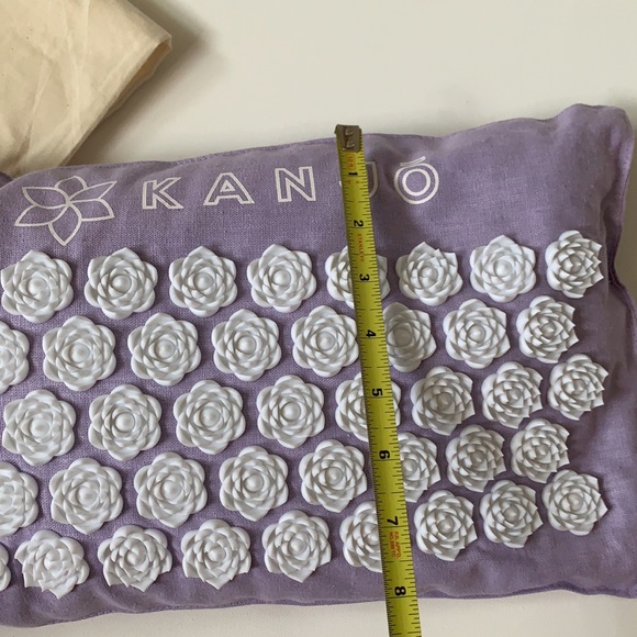 Kanjo Acupressure Pillow BNWOT - Picture 6 of 7